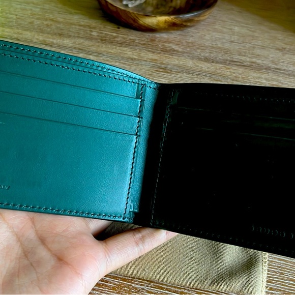Burberry Men’s Leather Wallet - Picture 2 of 4
